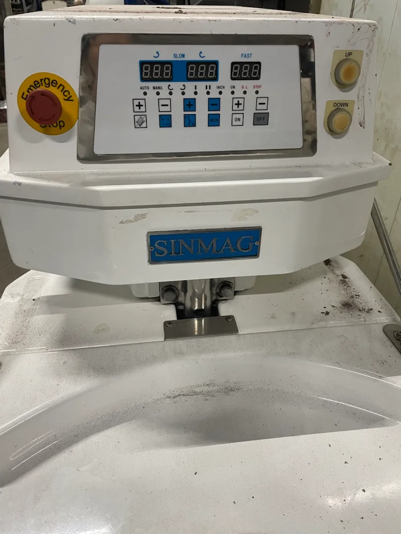 Тестомес Sinmag SM-120A, 2 скорости, подкатная дежа на 190 л. 3