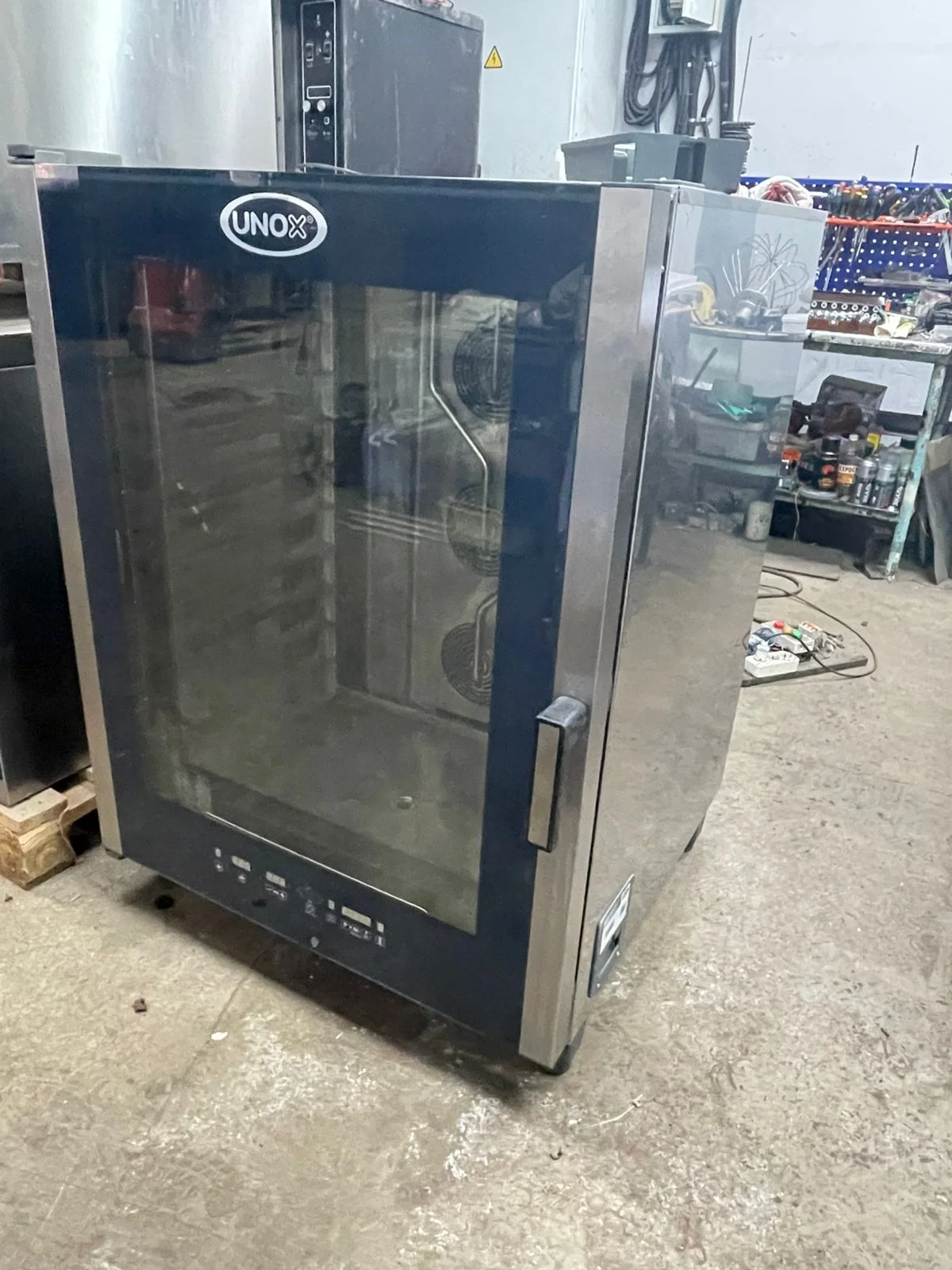 Печь конвекционная Unox XBC   805E, 10 уровней. 3
