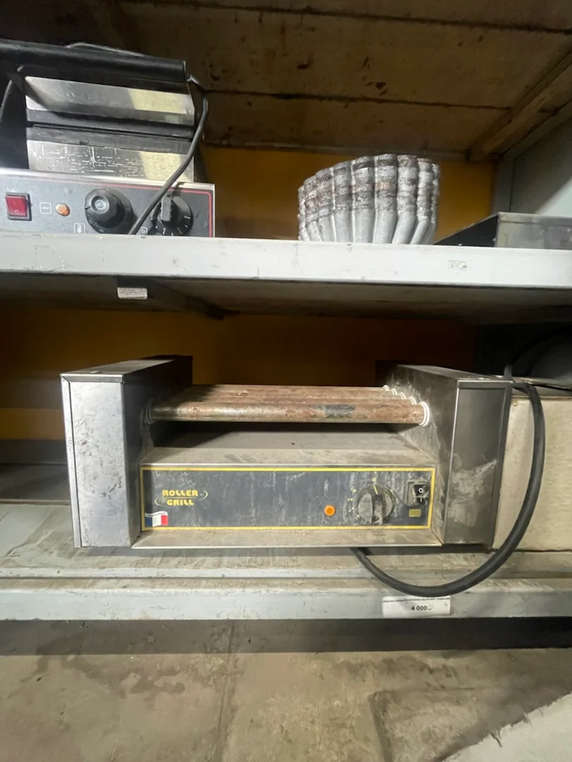 Гриль роликовый Roller Grill RG5 для обжаривания сосисок. 3